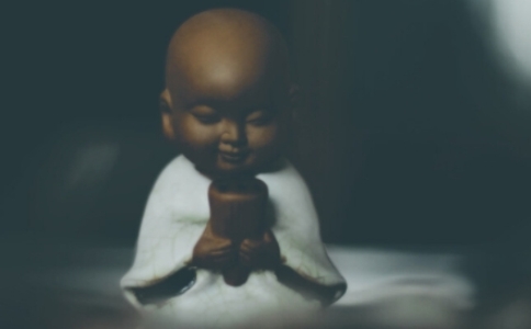 《地藏经》中的善男子善女人是指什么？
