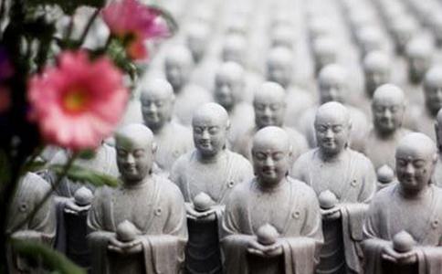 对僧人失望了？放下过高的期待就好