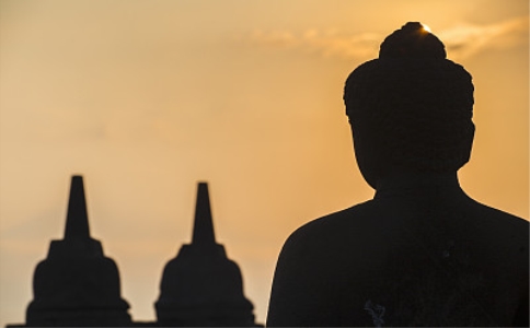 临命终时，一生罪业和几句佛号，谁轻谁重？