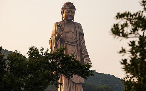 佛为什么无问自说净土法门？