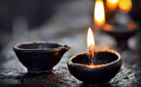 不执着是无漏的功德，打破我执的智慧