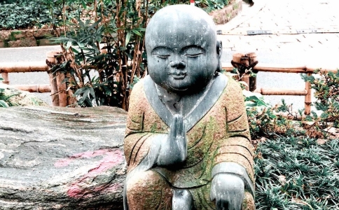 遇到厉害的人，就会觉得自我价值很低，该怎么办？