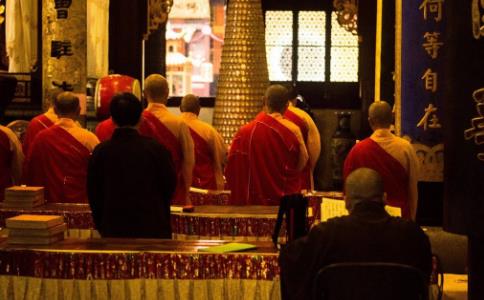 一边念佛还杀蚊子，可以往生吗？