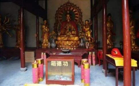 寺院给的东西能扔吗？去寺院吃斋饭要给钱吗？