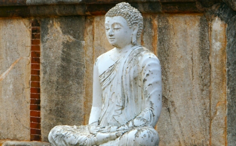 佛是要我们不管是非善恶人我单提一句佛号吗？