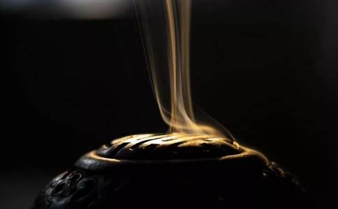 念经时忽然看见异相是怎么回事呢？