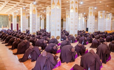 八关斋戒与沙弥戒有哪些区别？