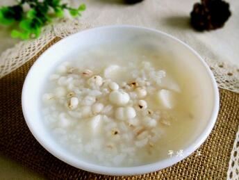 增长气血的捷径—山药薏米芡实粥