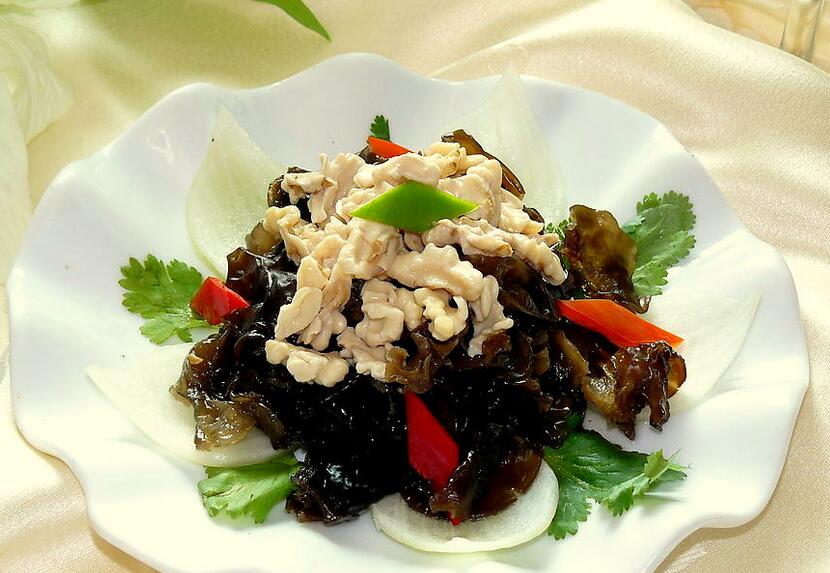 超好吃的素食菜：木耳炒蛋白肉丝