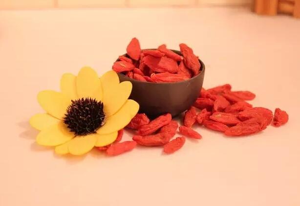 枸杞配菊花，功效太神奇了