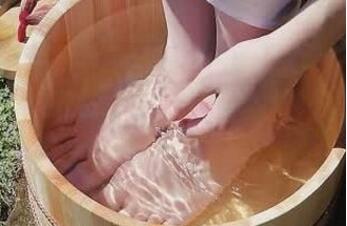 小苏打洗脚治高血压