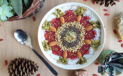 候亚梅：一位女科学家的素食理想