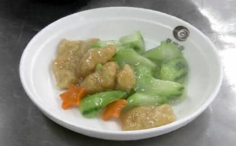 丝瓜焖面筋的做法