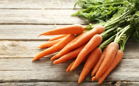 胡萝卜，穷人的小人参，能够保护视力，预防感冒