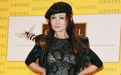 68岁潘迎紫：经常吃素让我永葆青春！