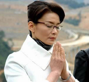 老戏骨潘虹皈依佛门六年 素食多年