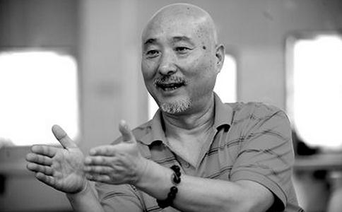 陈佩斯用陪伴和孝心，创造了爱的奇迹