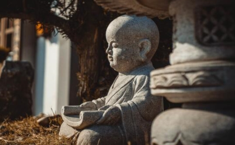 在家居士学佛先学什么经？