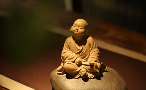 亲自行持佛法，才能得到真实的利益