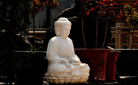 刚皈依的人应该怎样保持内心的清净？