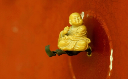 为什么说念佛法门对在家信众，十分合机？