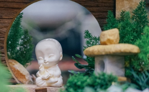 念佛的同时可以听经吗？