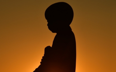 刚皈依受五戒的人应该怎么修行？