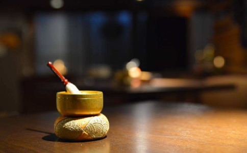 在家念佛可以敲法器吗？