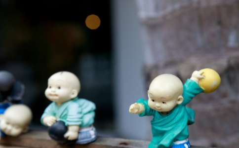 怎样在生活中践行佛法？