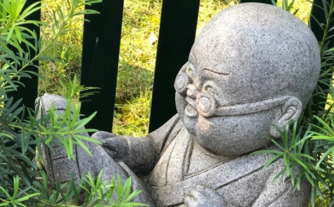 炒菜时想起经文，可以念出来吗？