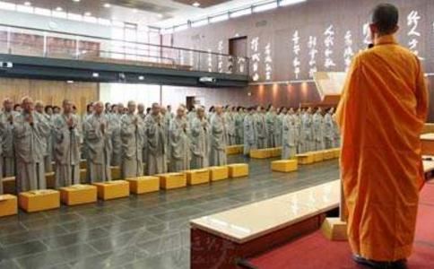 爱是永不止息！