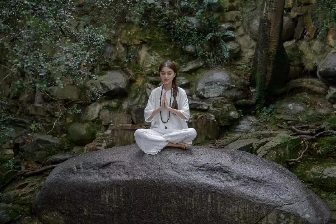 莲师建言心滴-夕阳讲解06-冲动只是头脑的幻觉.超越思想的惯性.神秘的能量转化法