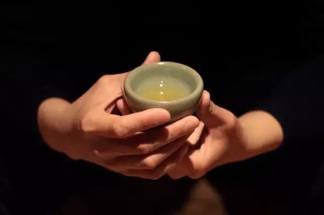 祈竹仁波切：为什么在信佛的人家中有时也会有鬼灵作崇呢?